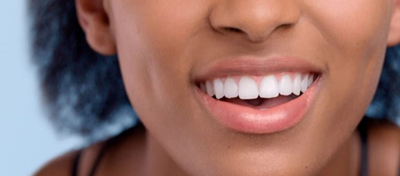 Mε αυτόν τον τρόπο θα κάνετε τα ούλα σας υγιή